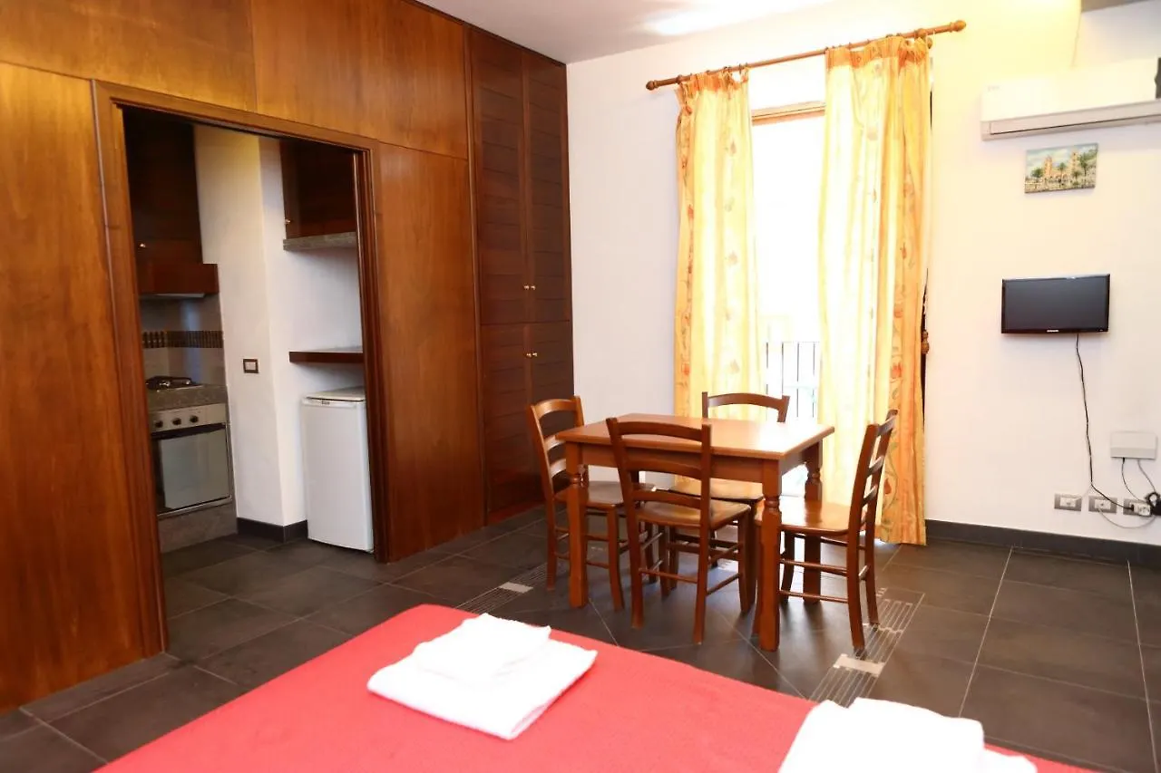 Appartement Appartamenti Roberto - By Vacation Service Cefalù Italië